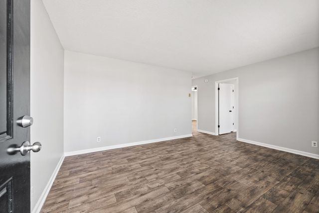 110 Tandy Dr Apt B, Clarksville, TN 37042