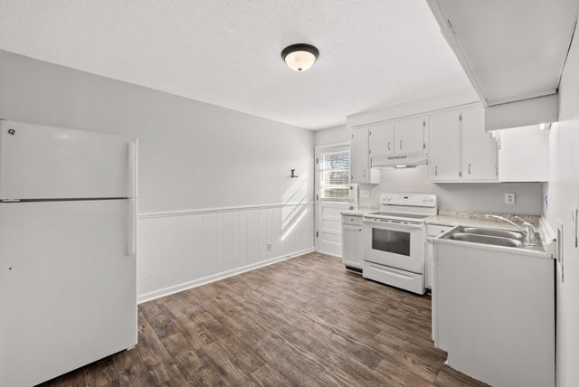 110 Tandy Dr Apt B, Clarksville, TN 37042