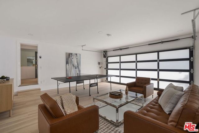 1413 Allenford Avenue, Los Angeles, CA 90049