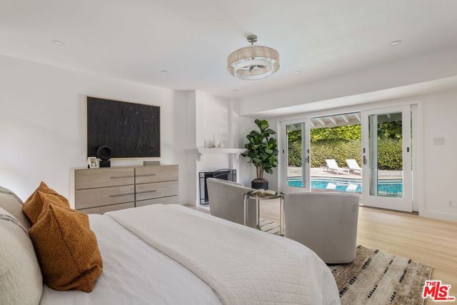 1413 Allenford Avenue, Los Angeles, CA 90049