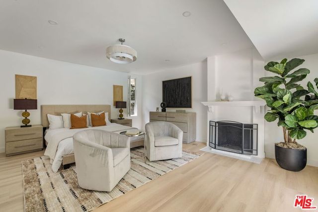 1413 Allenford Avenue, Los Angeles, CA 90049