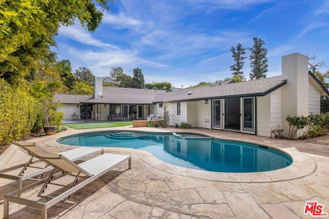 1413 Allenford Avenue, Los Angeles, CA 90049