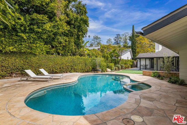 1413 Allenford Avenue, Los Angeles, CA 90049