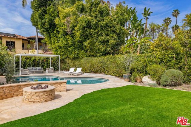 1413 Allenford Avenue, Los Angeles, CA 90049