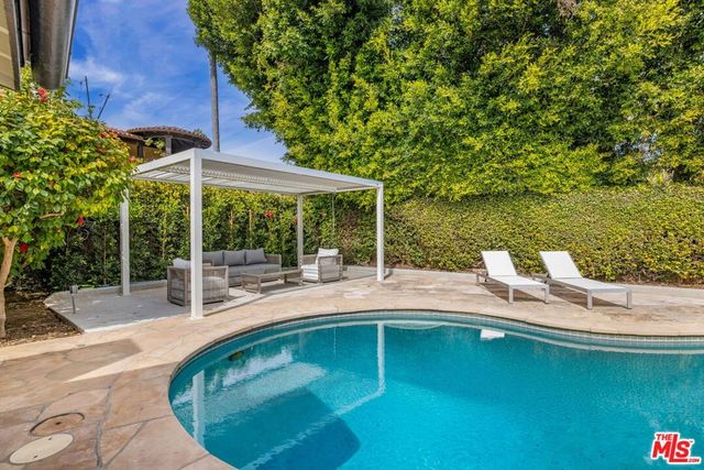 1413 Allenford Avenue, Los Angeles, CA 90049