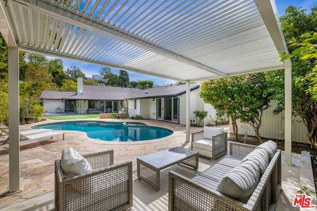 1413 Allenford Avenue, Los Angeles, CA 90049