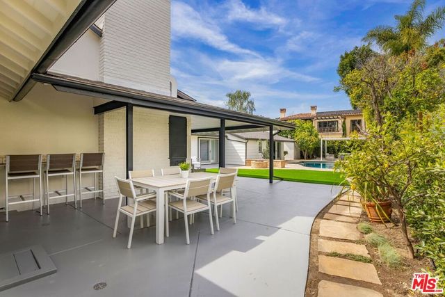 1413 Allenford Avenue, Los Angeles, CA 90049