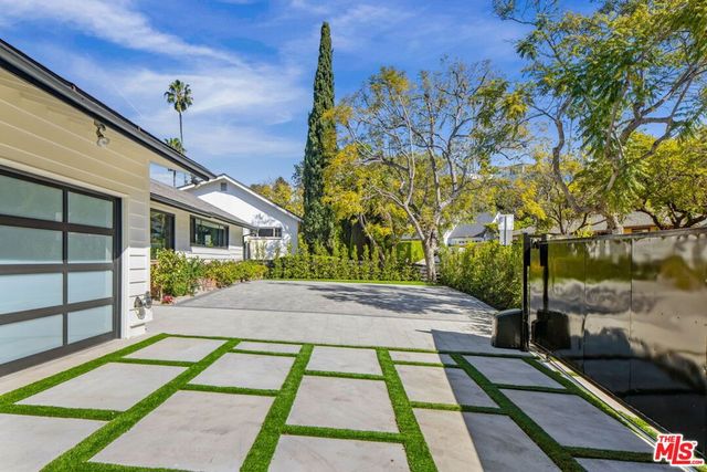 1413 Allenford Avenue, Los Angeles, CA 90049