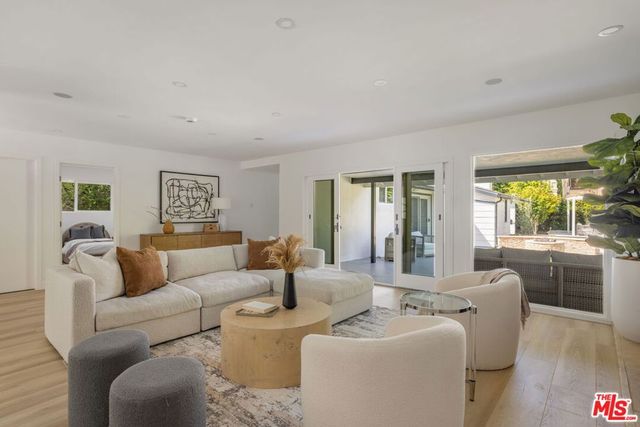 1413 Allenford Avenue, Los Angeles, CA 90049