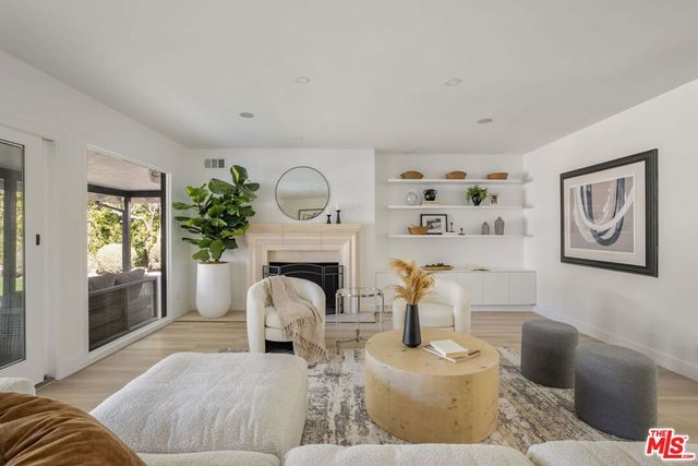 1413 Allenford Avenue, Los Angeles, CA 90049