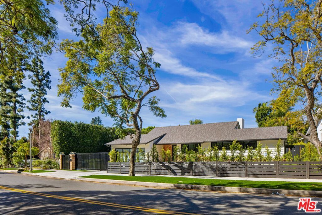 1413 Allenford Avenue, Los Angeles, CA 90049