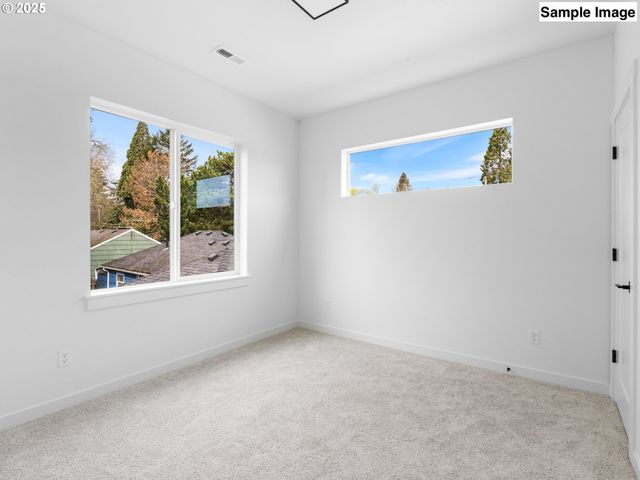 7187 Se CRYSTAL SPRINGS Blvd 11, Portland, OR 97206