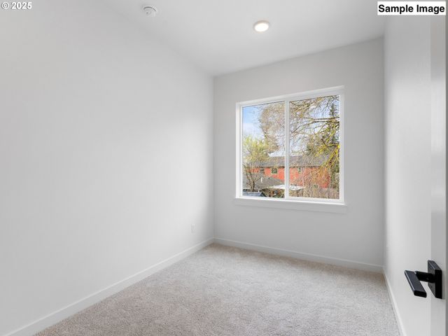 7187 Se CRYSTAL SPRINGS Blvd 11, Portland, OR 97206