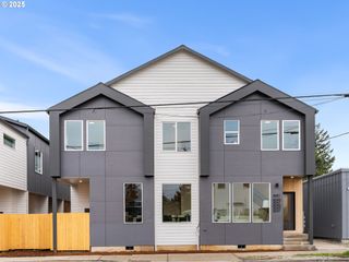 7187 Se CRYSTAL SPRINGS Blvd 11, Portland, OR 97206