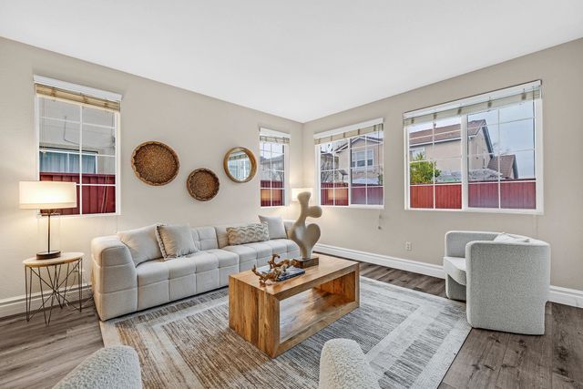 2671 Spindrift Cir, Hayward, CA 94545