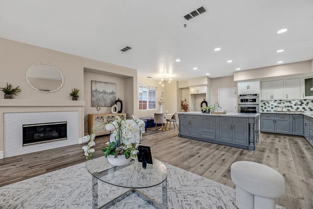 2671 Spindrift Cir, Hayward, CA 94545