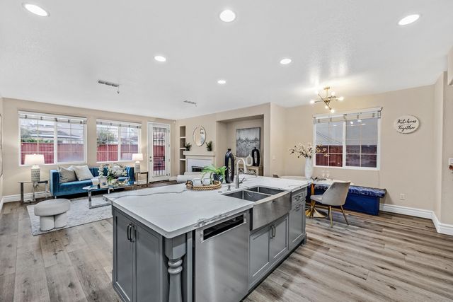 2671 Spindrift Cir, Hayward, CA 94545