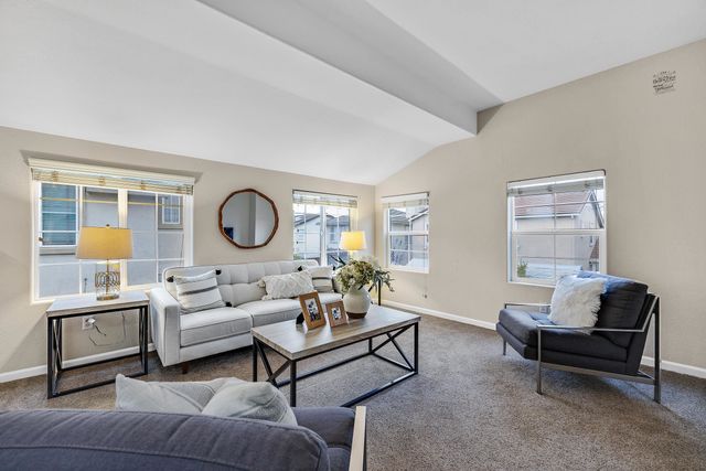 2671 Spindrift Cir, Hayward, CA 94545