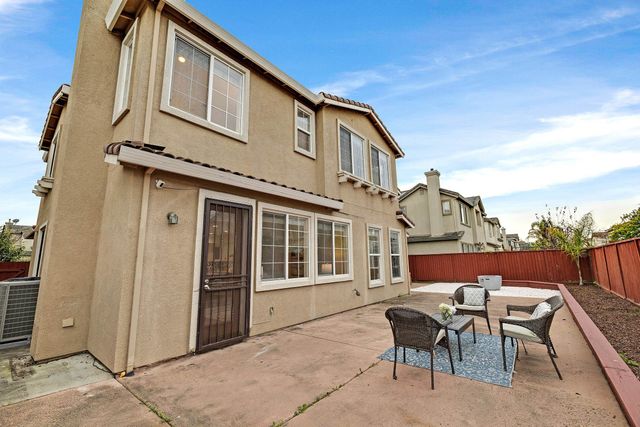 2671 Spindrift Cir, Hayward, CA 94545