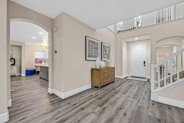 2671 Spindrift Cir, Hayward, CA 94545