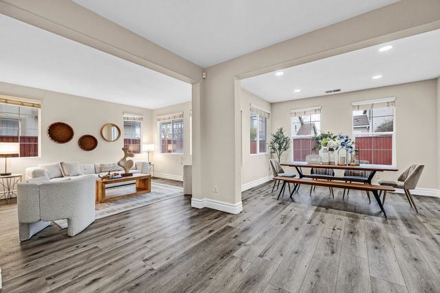 2671 Spindrift Cir, Hayward, CA 94545