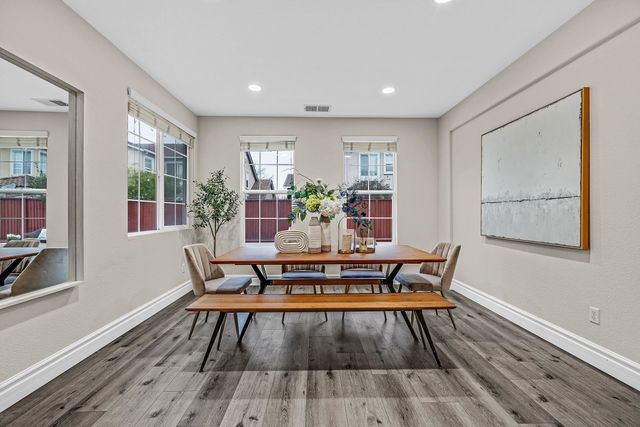 2671 Spindrift Cir, Hayward, CA 94545