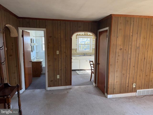 855 OLD TAXVILLE RD, York, PA 17404