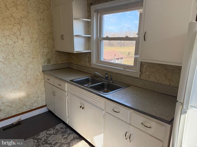 855 OLD TAXVILLE RD, York, PA 17404