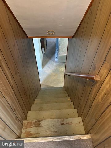 855 OLD TAXVILLE RD, York, PA 17404