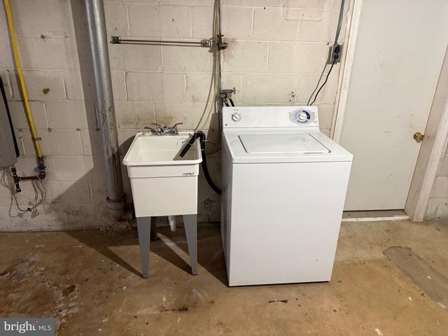 855 OLD TAXVILLE RD, York, PA 17404