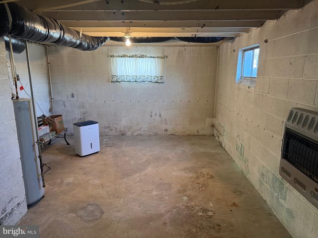 855 OLD TAXVILLE RD, York, PA 17404