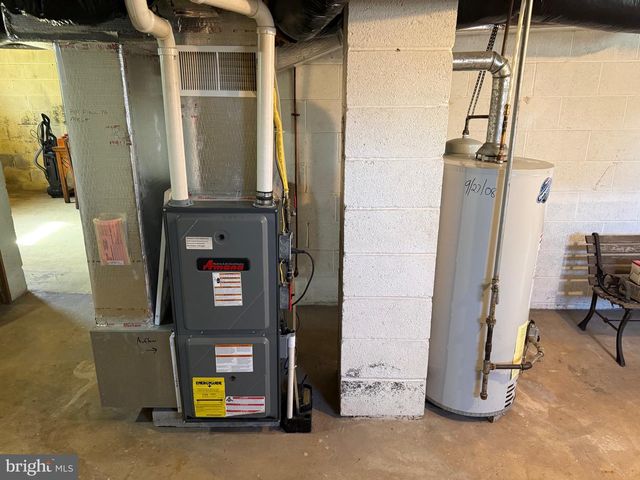 855 OLD TAXVILLE RD, York, PA 17404