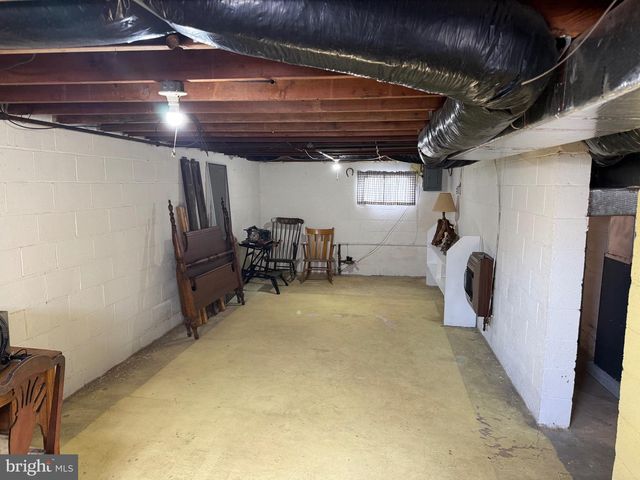 855 OLD TAXVILLE RD, York, PA 17404