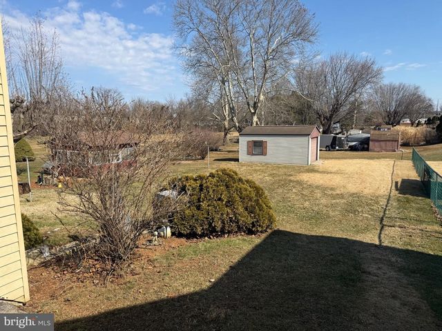 855 OLD TAXVILLE RD, York, PA 17404