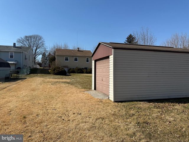 855 OLD TAXVILLE RD, York, PA 17404