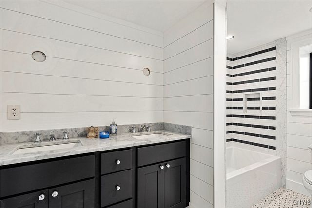 2010 West Lake Road, Skaneateles, NY 13152