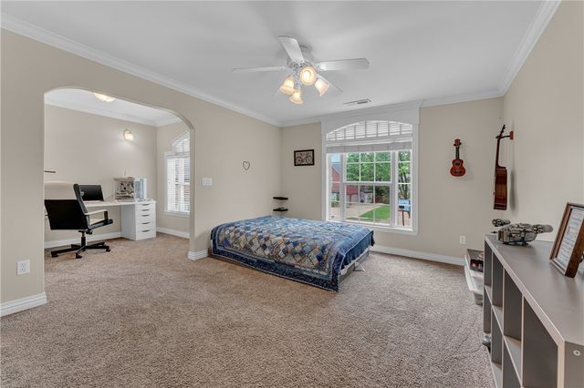 2490 N Middleton Way, Fayetteville, AR 72703