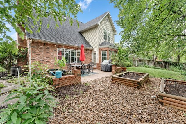 2490 N Middleton Way, Fayetteville, AR 72703
