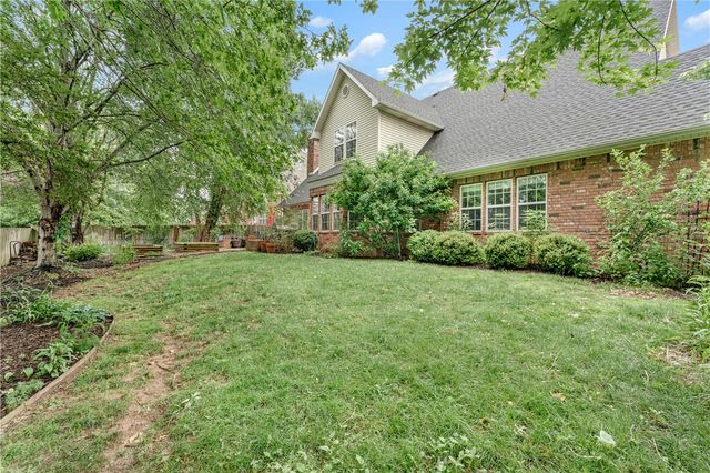 2490 N Middleton Way, Fayetteville, AR 72703