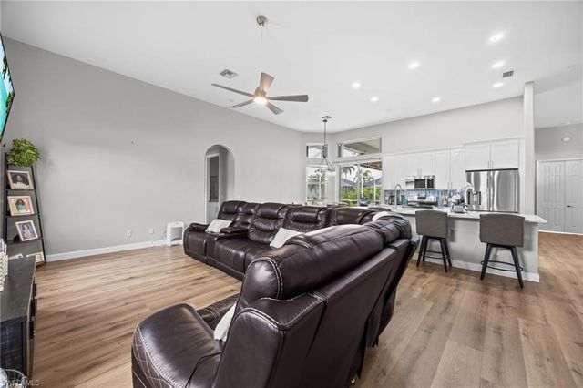 2526 Miracle PKWY, Cape Coral, FL 33914