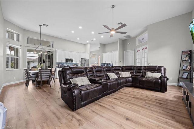 2526 Miracle PKWY, Cape Coral, FL 33914