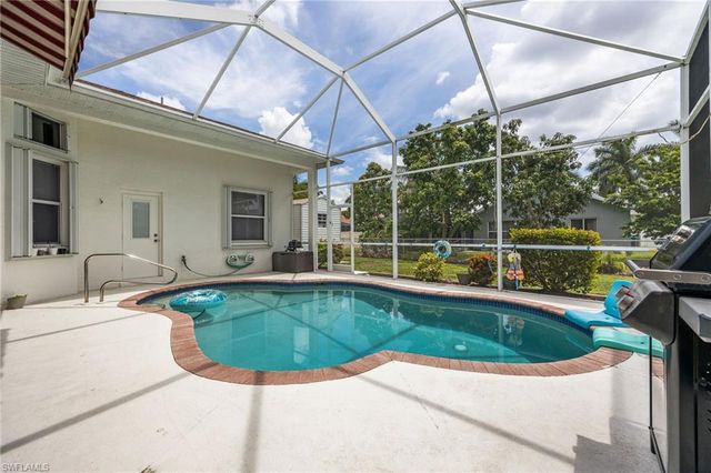 2526 Miracle PKWY, Cape Coral, FL 33914