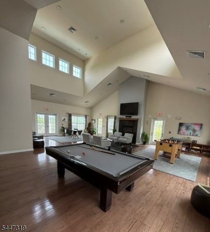 26 Bluffs Ct, Hamburg Boro, NJ 07419