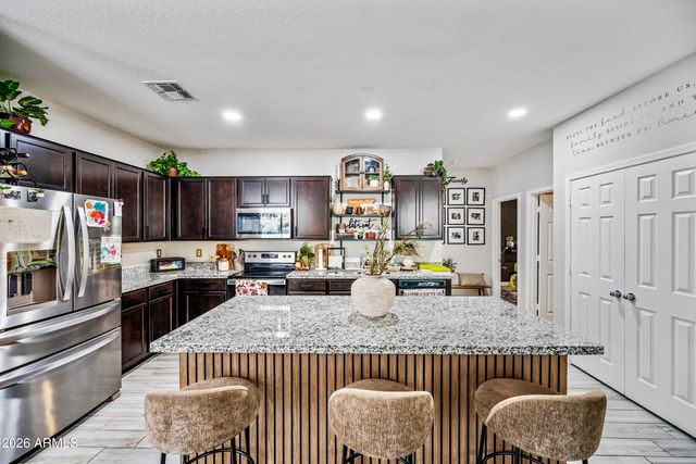 10437 W CORDES Road, Tolleson, AZ 85353