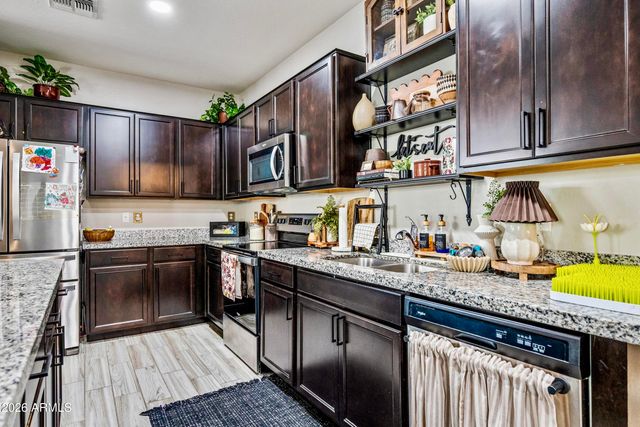 10437 W CORDES Road, Tolleson, AZ 85353