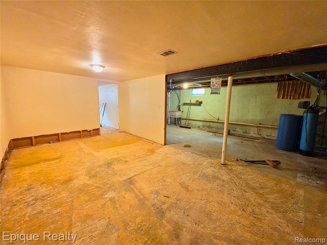 11179 Langdon Drive, Clio, MI 48420