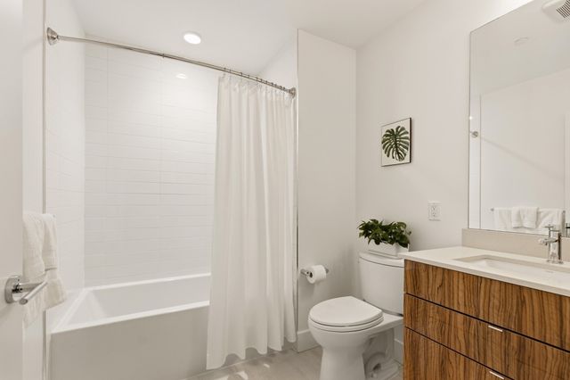 250 Meridian Street 209, Boston, MA 02128