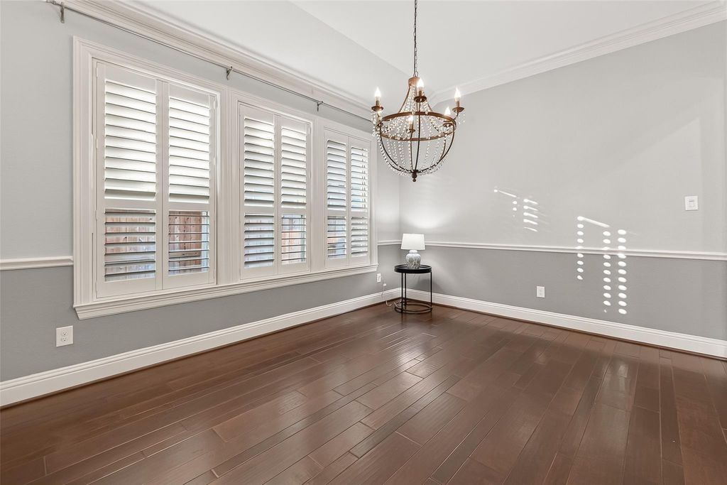 Image 13 of property listing at 17306 Kilmahew Place, Richmond, TX 77407