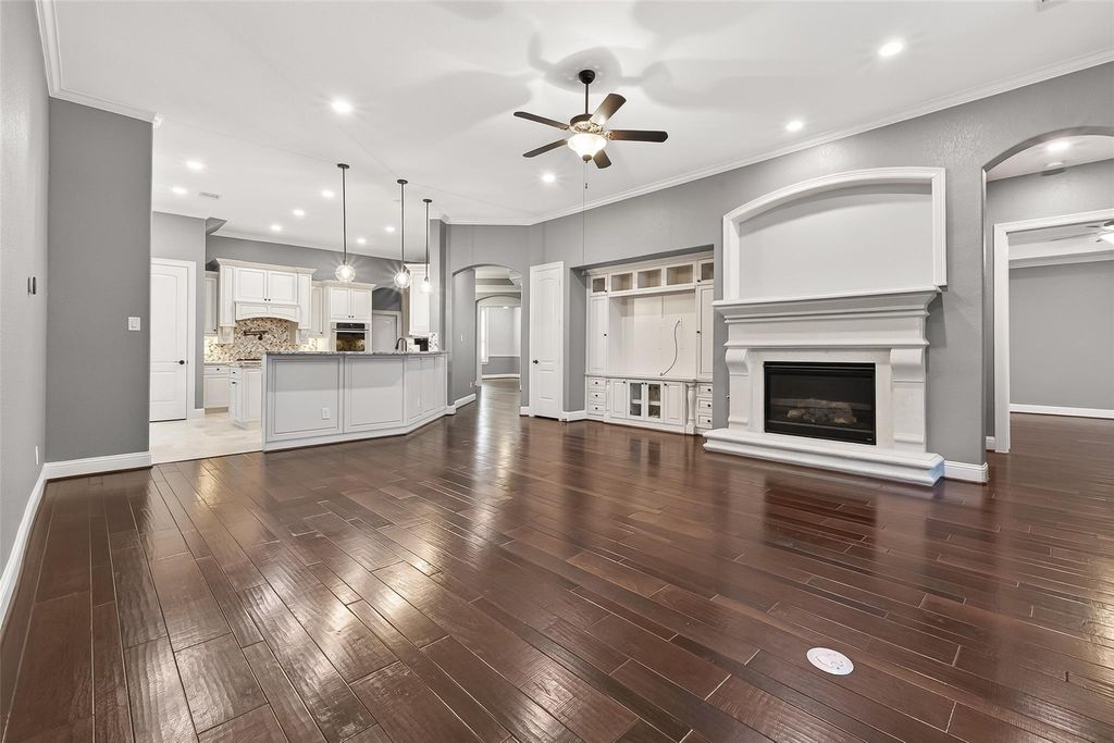 Image 14 of property listing at 17306 Kilmahew Place, Richmond, TX 77407