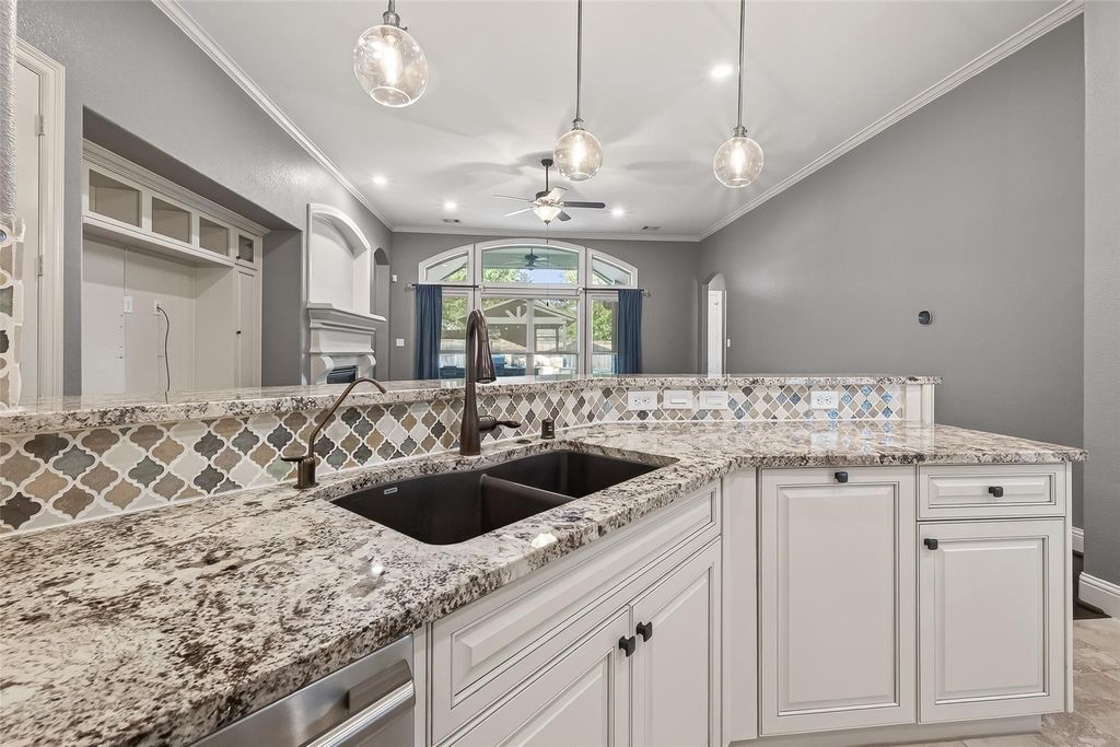 Image 18 of property listing at 17306 Kilmahew Place, Richmond, TX 77407